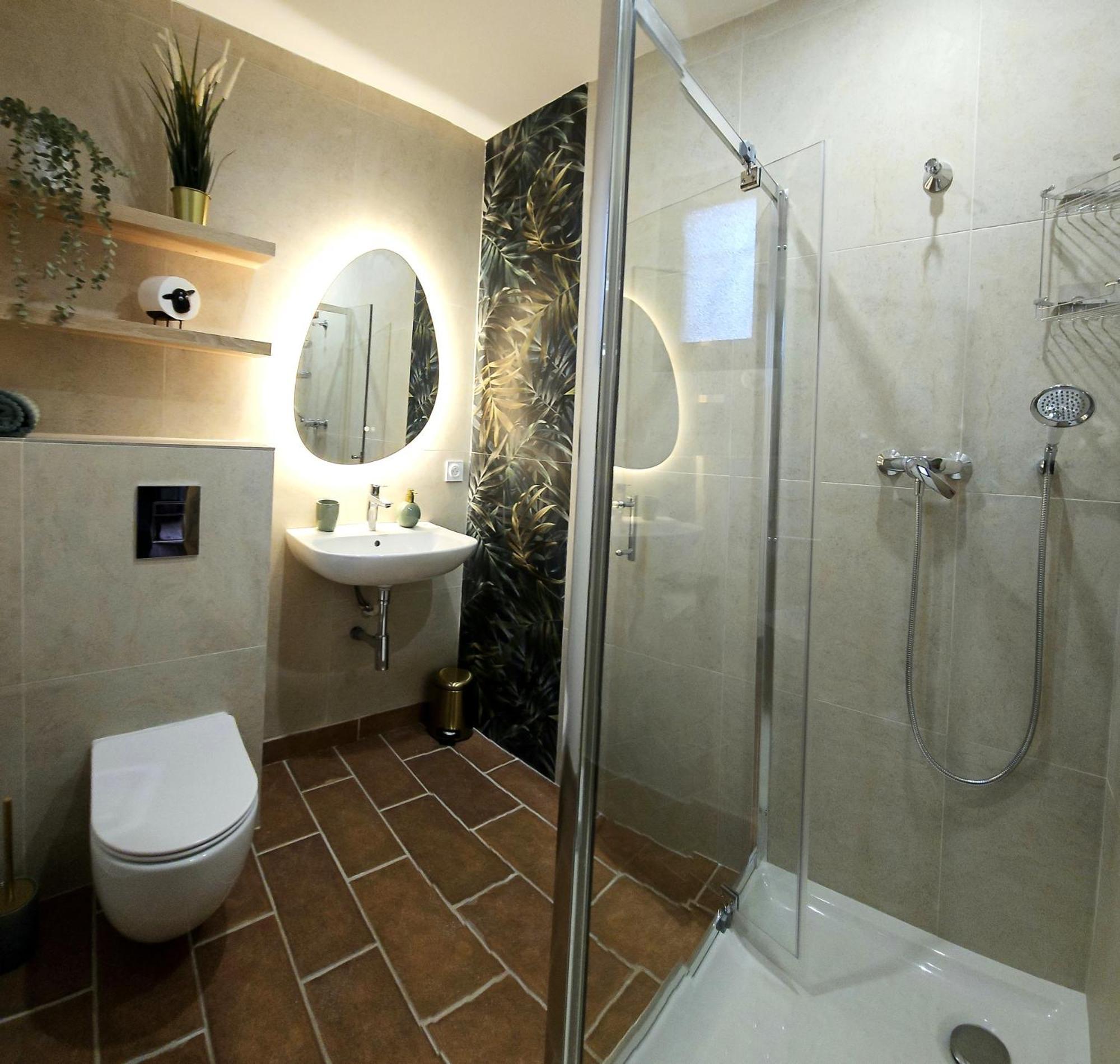 Villa Tropez Chambres D'Hotes Le Luc Exterior photo