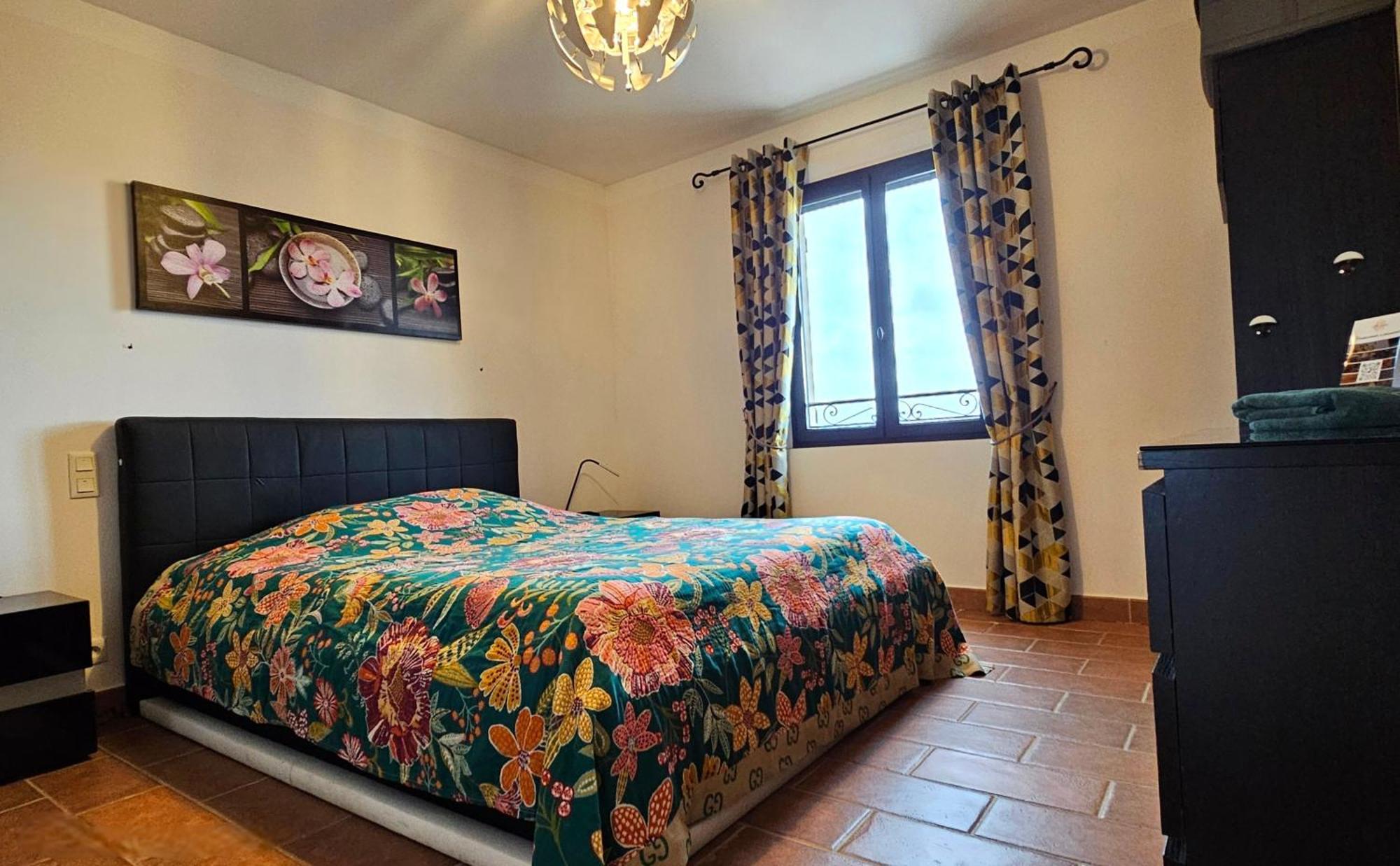 Villa Tropez Chambres D'Hotes Le Luc Exterior photo